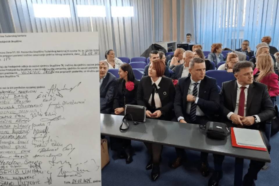 DUGO JE TRAJALA: SDA i DF skupili potpise, opet pada Vlada TK
