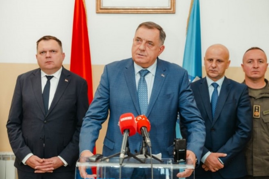 NAPETO NA SCENI RS-a: Dodik napao opoziciju, „Sve izdajnik do izdajnika!
