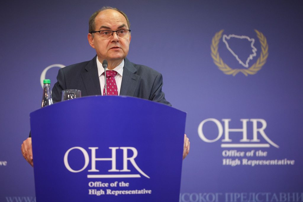 Schmidt otkrio pravi razlog zašto nije smijenio Dodika i šta misli o optužbama da pomaže HDZ-u!