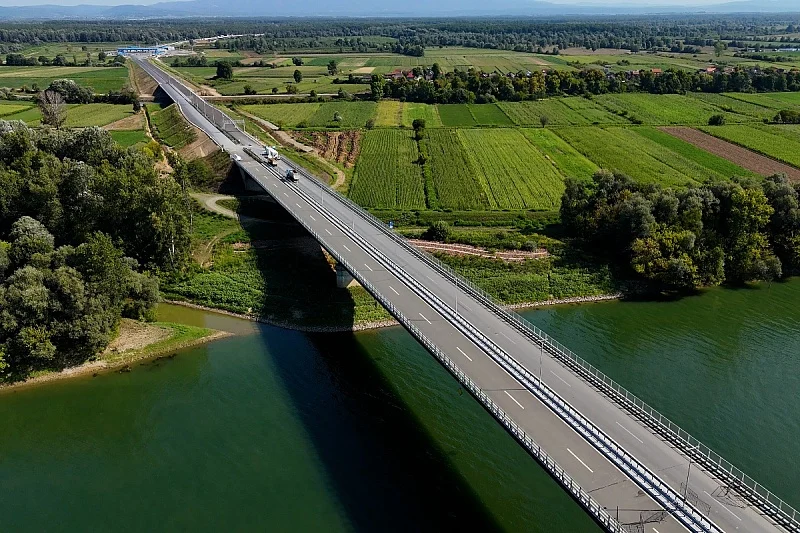 ZEMLJA BEZAKONJA: Novi granični prijelaz u Gradišci nastavlja raditi iako rješenje kaže da…
