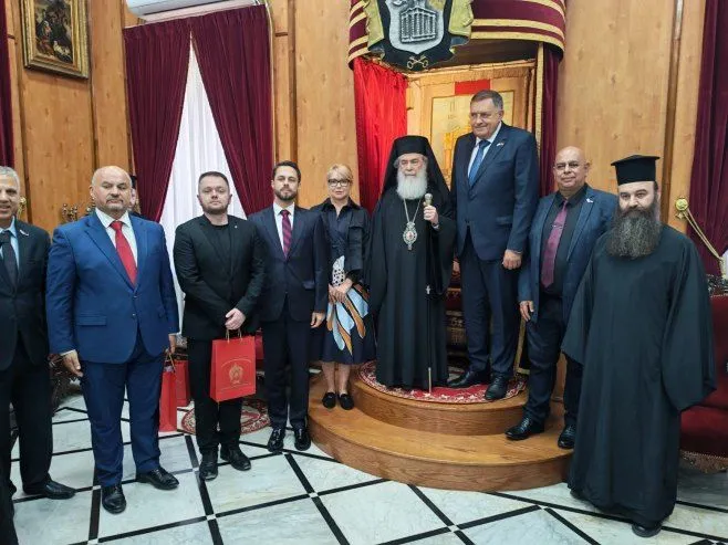 OVO ĆE VAS OSTAVITI BEZ TEKSTA: Pogledajte kakvo je zvanje Dodik dobio u Izraelu!