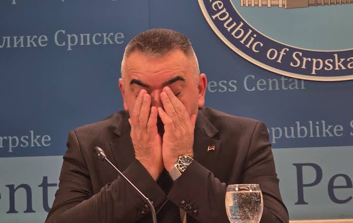 SKANDAL U RS-u: Na fakultetu gdje je Savo Minić magistrirao plesalo se oko šipke, evo šta je otkriveno…