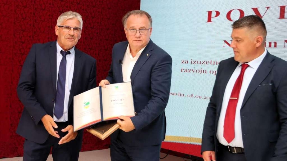 NIKŠIĆ I RS ZAJEDNO U AKCIJI: Pogledajte šta je premijer Nikšić dobio od RS-a!