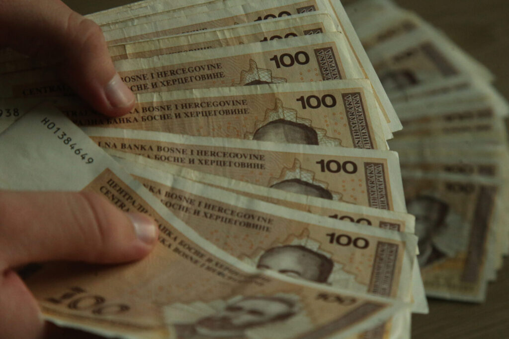 JOŠ DANAS ROK ZA PRIJAVU: Evo ko može dobiti novac od 100 i 150 KM…