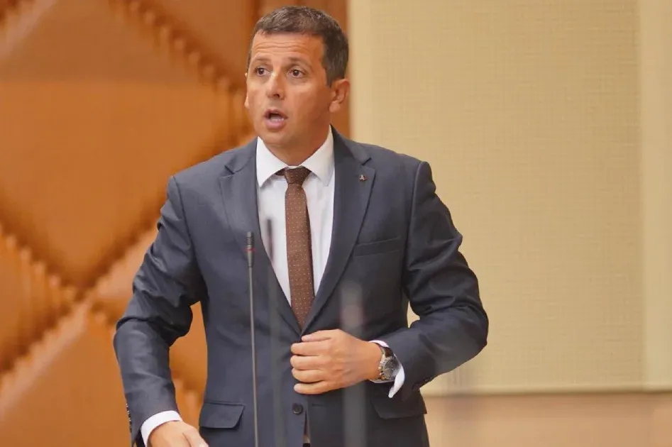 Novi politički zemljotres: Vukanović otkrio tajne sastanke Milorada Dodika pa spomenuo šta čeka RS, ovo će vas ostaviti u šoku!
